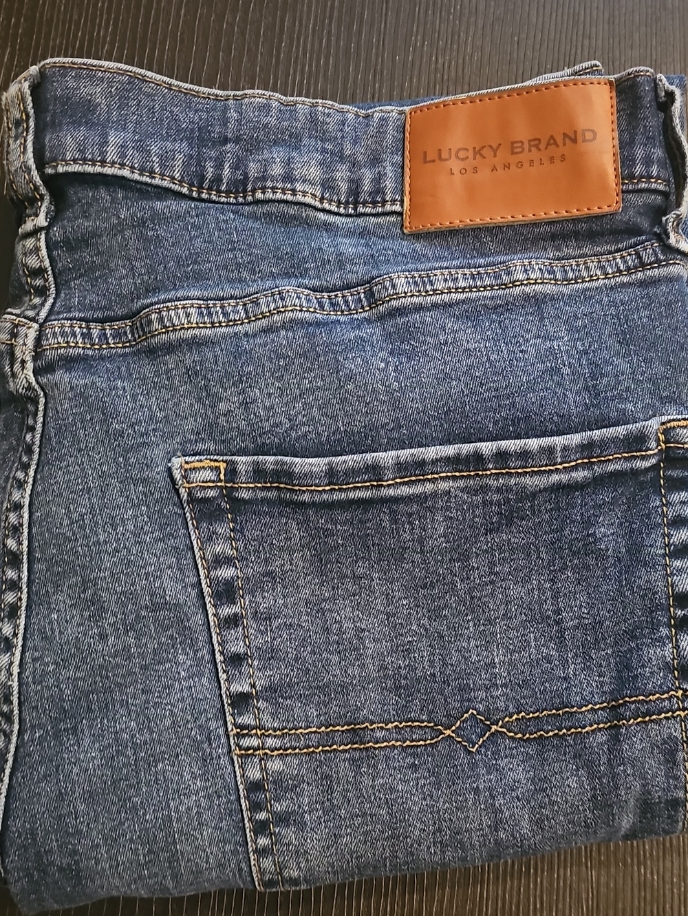 Lucky Brand Men's Medium Blue Relaxed Denim Jeans